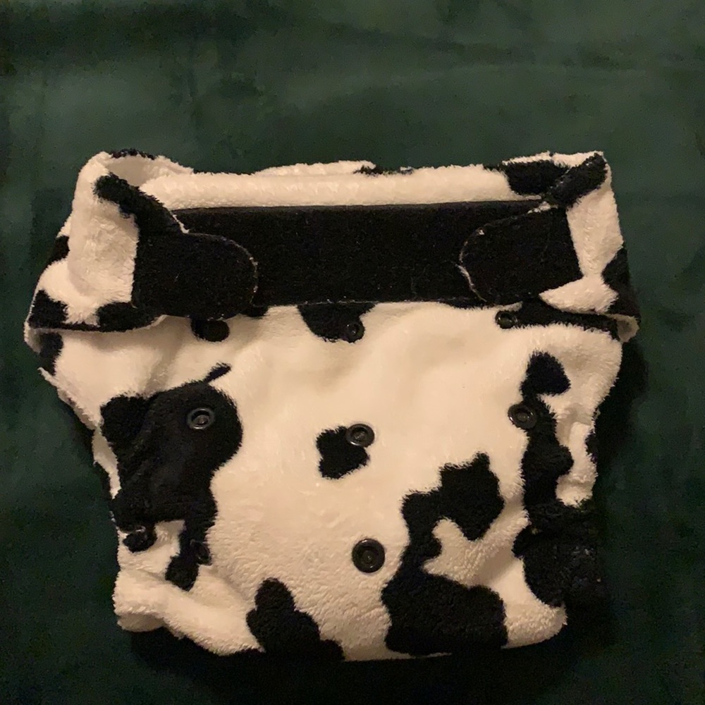 Blueberry pocket cow diaper